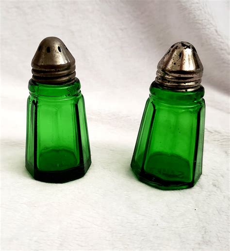 salt and pepper shakers value